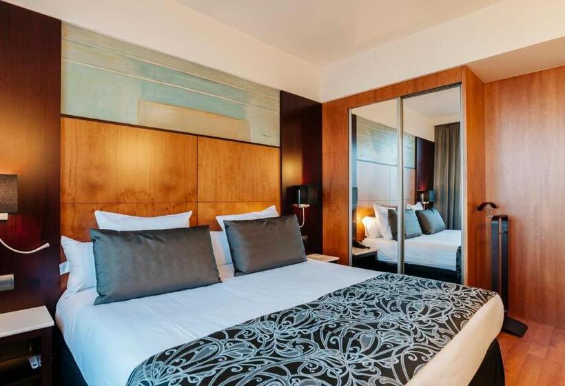 Отель Catalonia Brussels