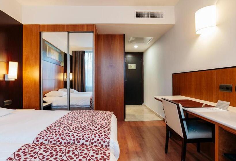 Отель Catalonia Brussels