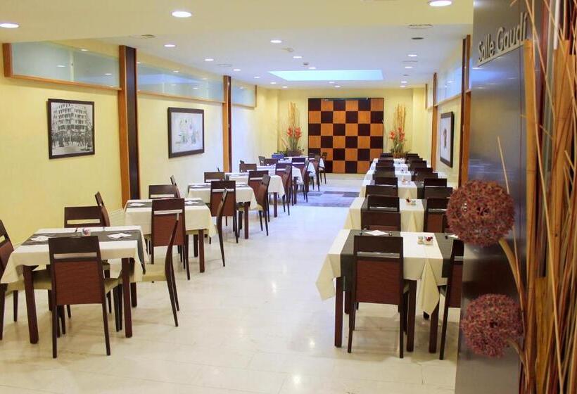 Отель Catalonia Brussels