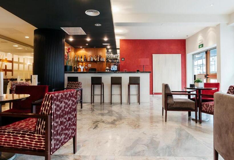 Отель Catalonia Brussels