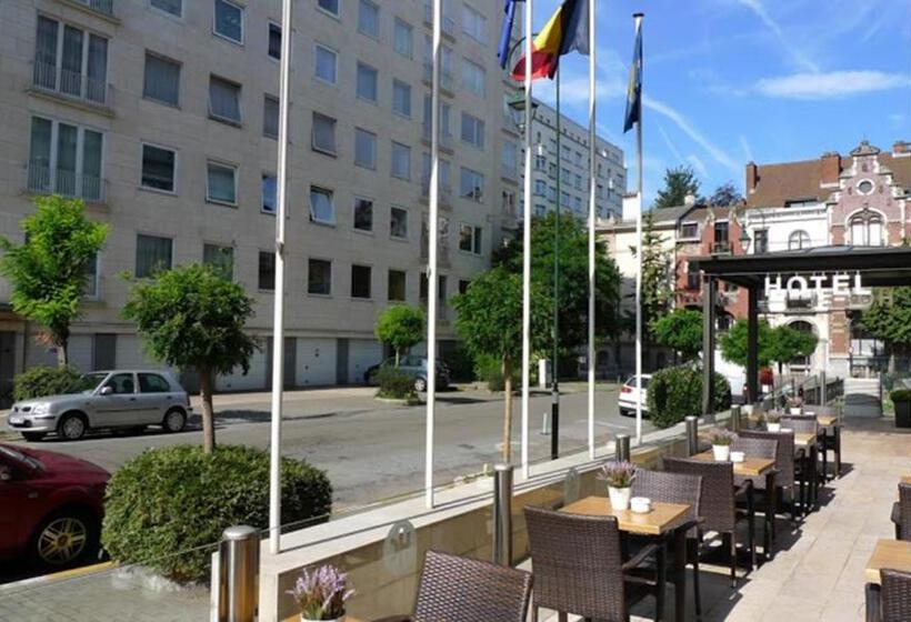 Отель Catalonia Brussels