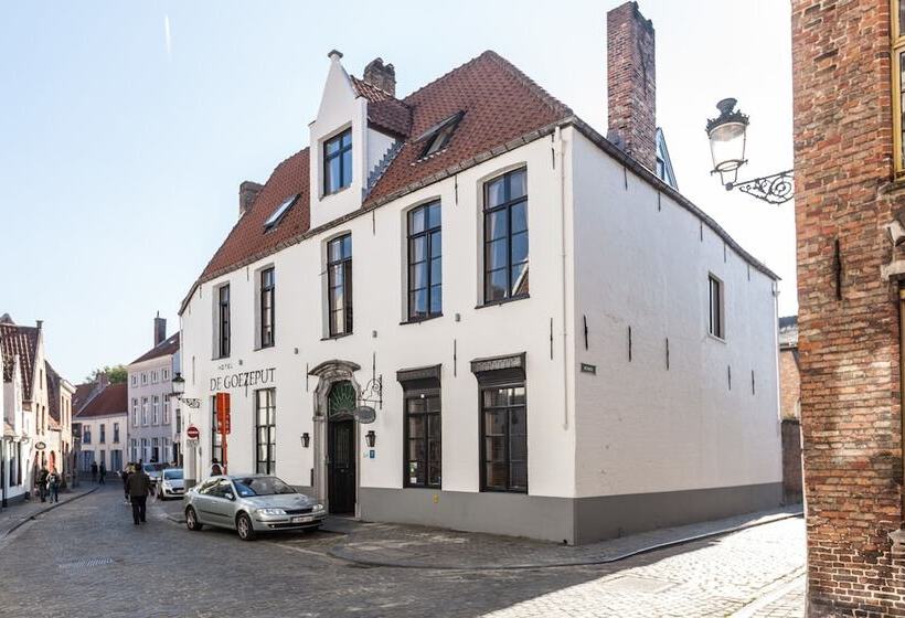 호텔 De Goezeput