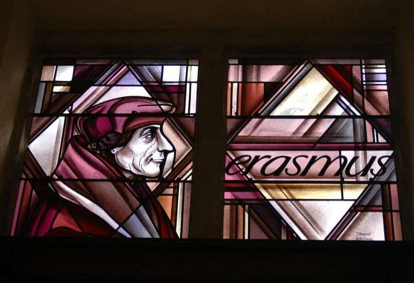 Отель Erasmus