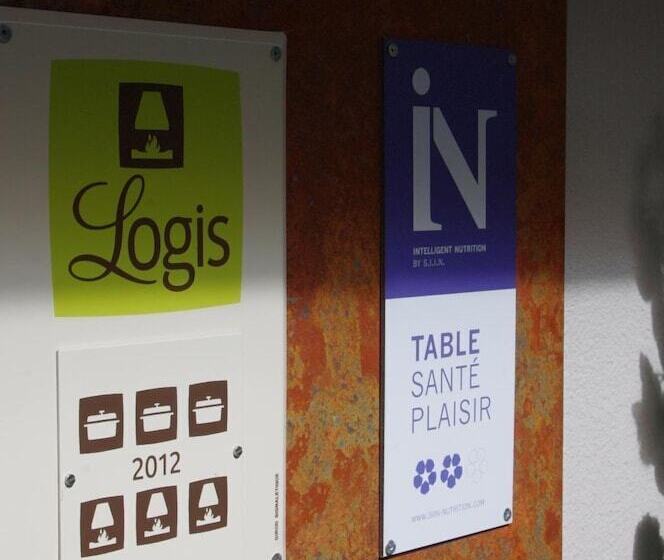 فندق Logis Hostellerie De La Claire Fontaine