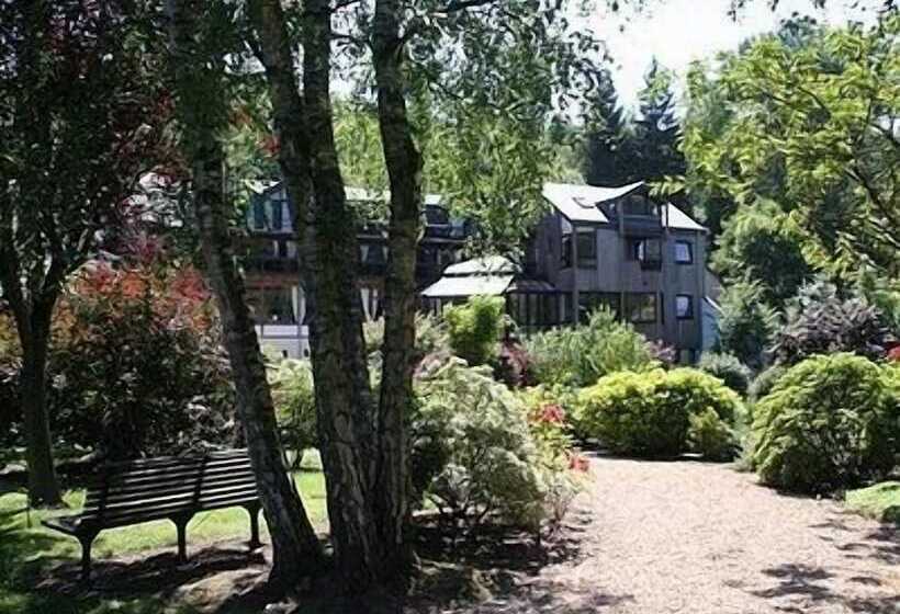 ホテル Logis Hostellerie De La Claire Fontaine