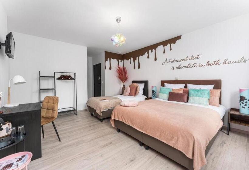 호텔 The Chocolate Suites