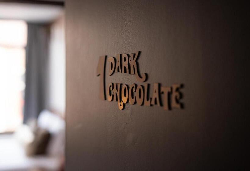 호텔 The Chocolate Suites