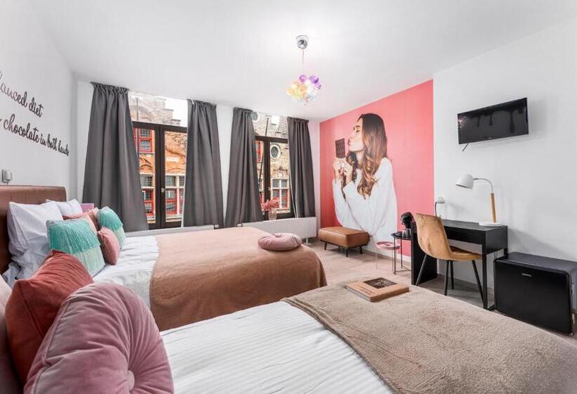 호텔 The Chocolate Suites