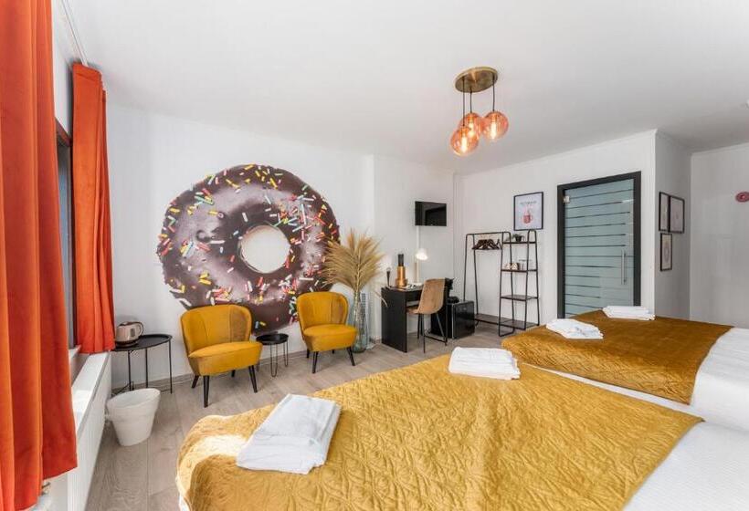 호텔 The Chocolate Suites