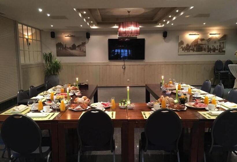 Отель The New Fox