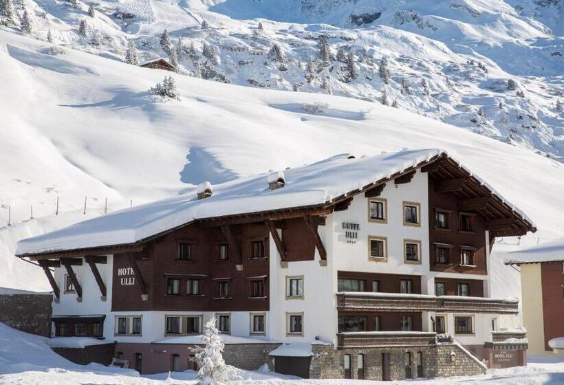 酒店 Ulli