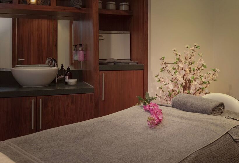 Ashford International Hotel & Spa