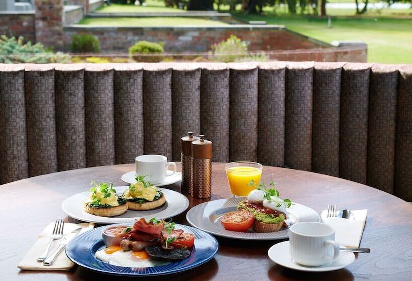 فندق Aldwark Manor Estate