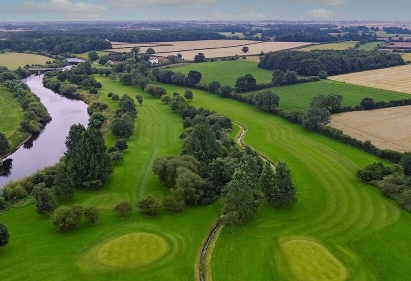 فندق Aldwark Manor Estate