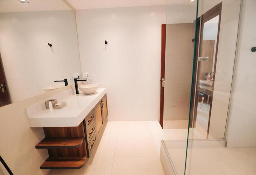 בית מלון כפרי Angra Boutique