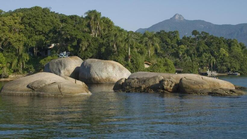 בית מלון כפרי Angra Boutique