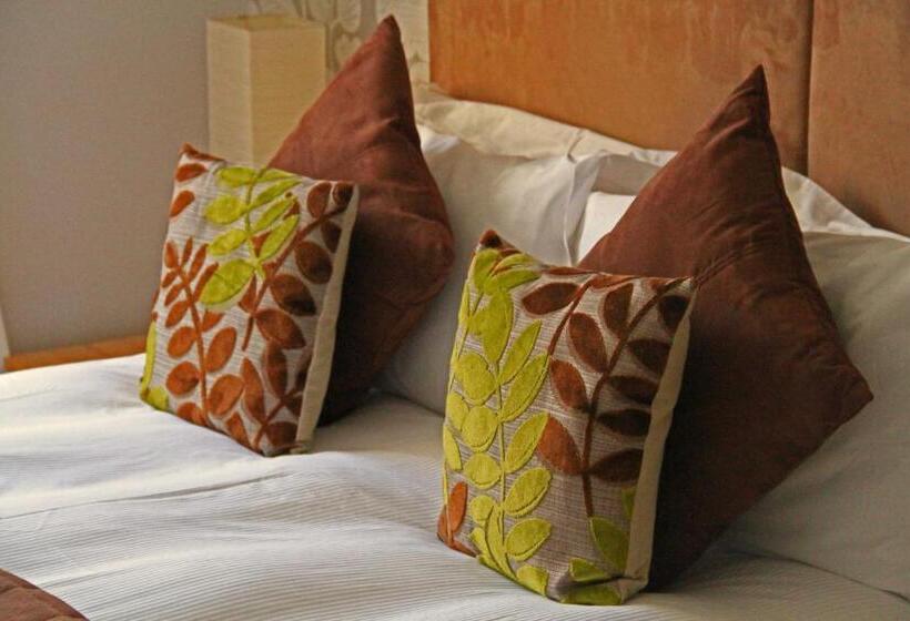 בית מלון כפרי Annandale Arms