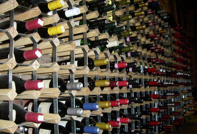 בית מלון כפרי Annandale Arms