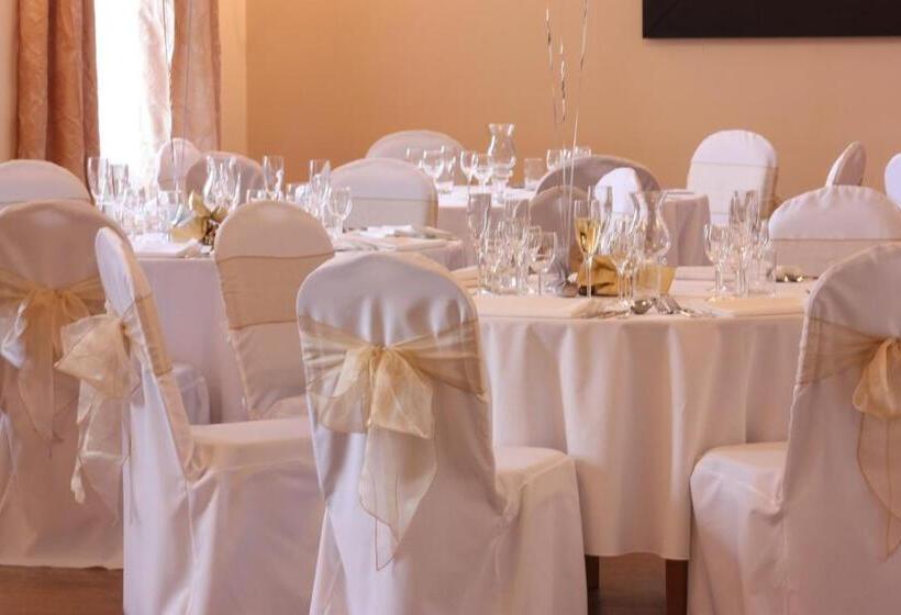 בית מלון כפרי Annandale Arms