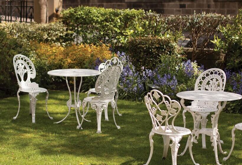 Отель Ascot House