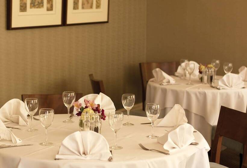 Отель Ascot House