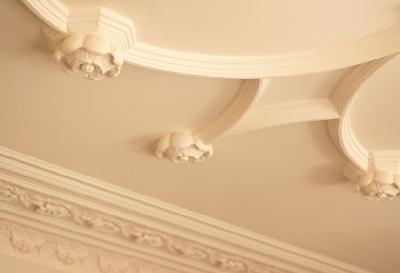 Отель Ascot House