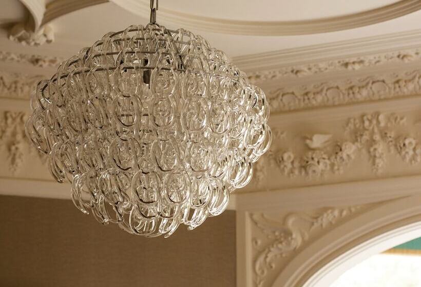 Отель Ascot House