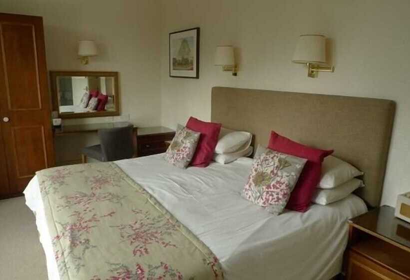 Отель Ascot House