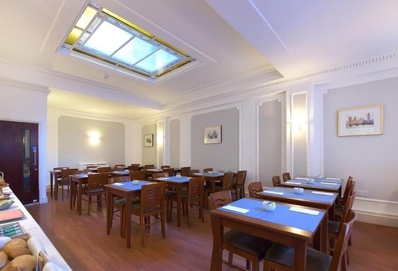 Отель Astor Court