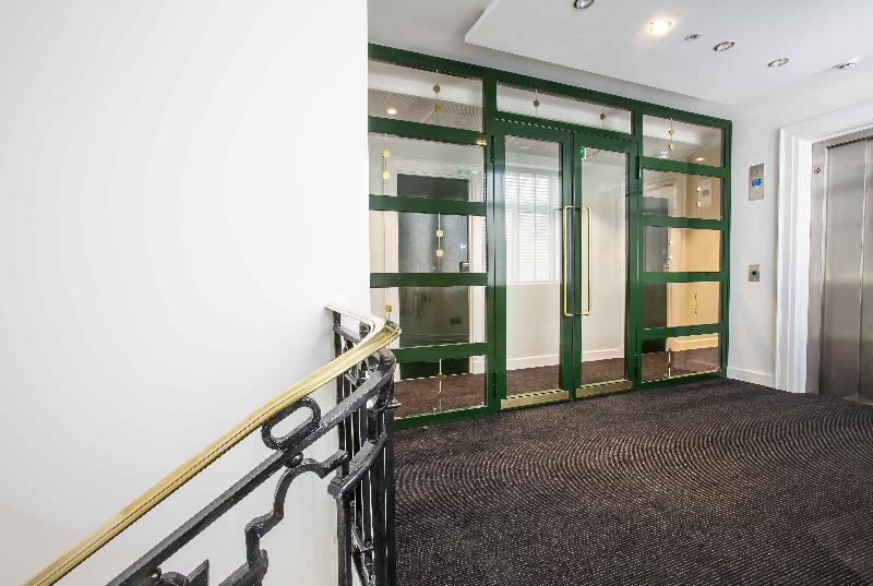 Отель Astor Court