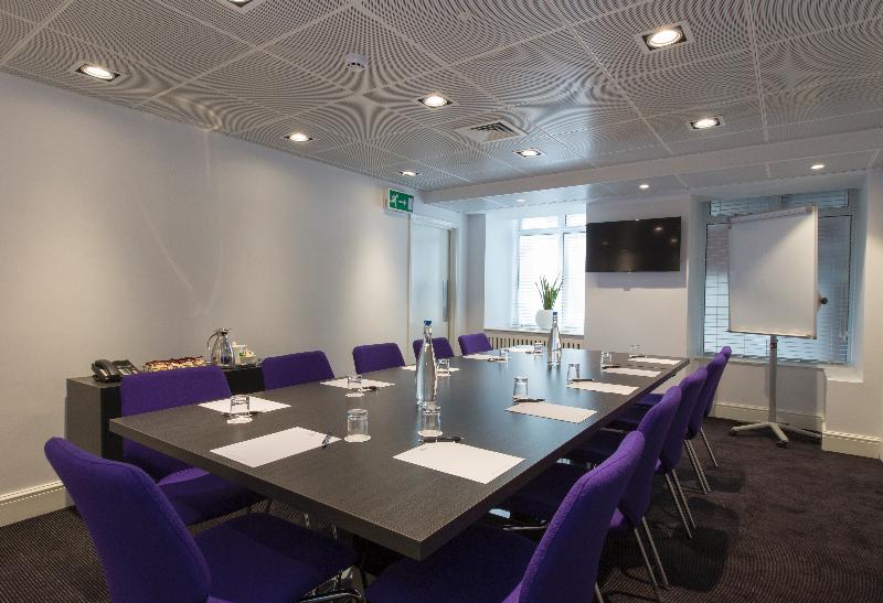 Отель Astor Court