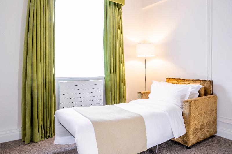 Отель Astor Court