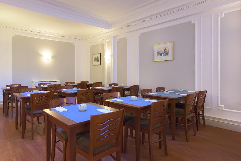 Отель Astor Court