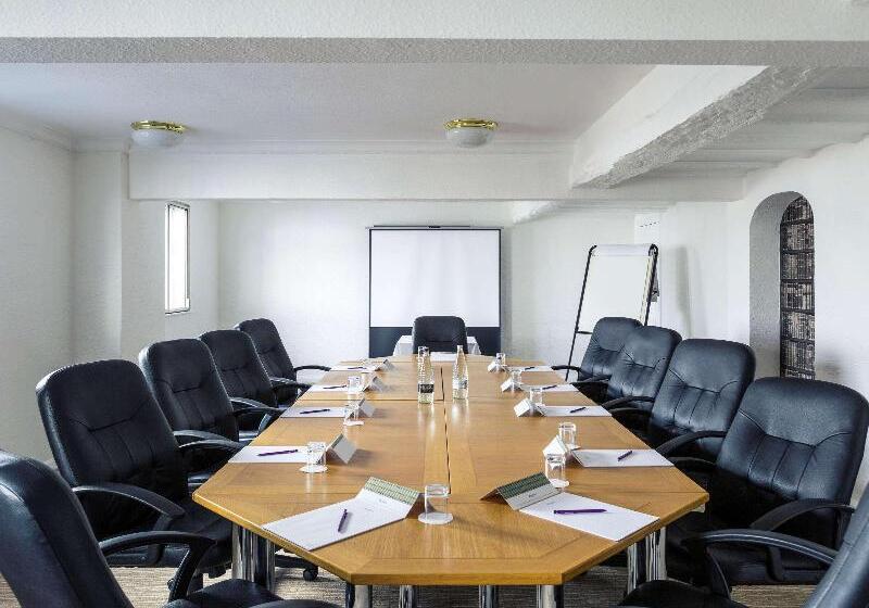 Barons Court Hotel Walsall