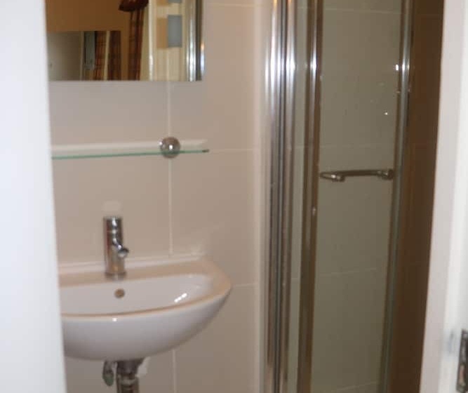 Отель Barry House