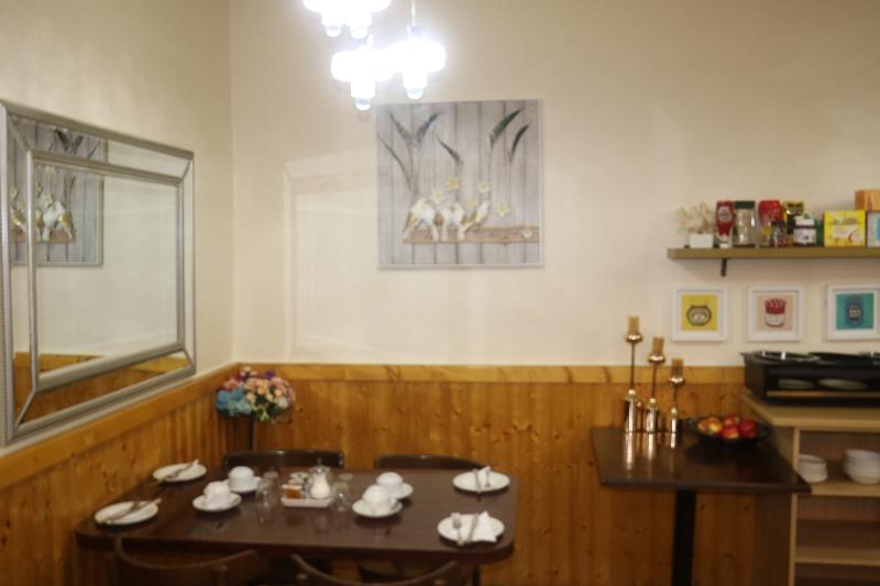 Отель Barry House