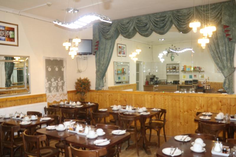 Отель Barry House