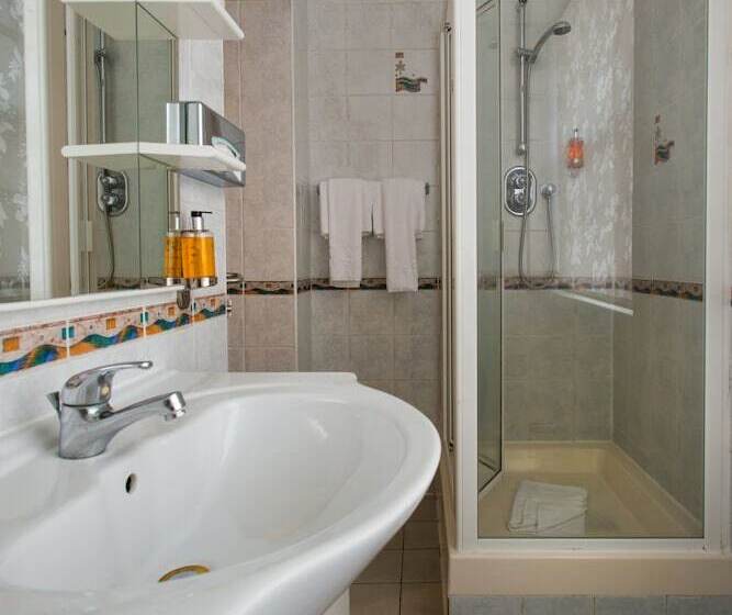 酒店 Best Western Buckingham Palace Rd