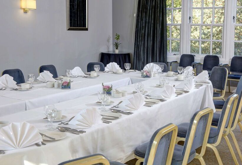 בית מלון כפרי Best Western Kings Manor