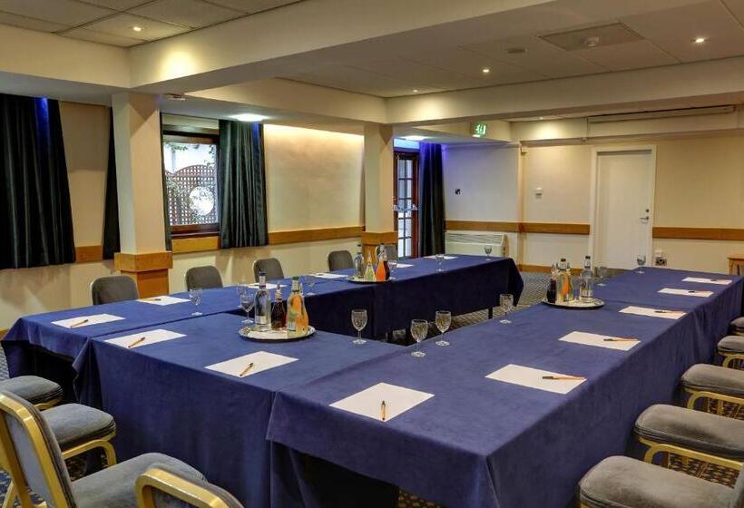 בית מלון כפרי Best Western Kings Manor