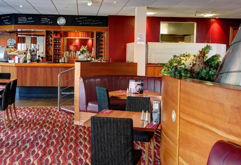 בית מלון כפרי Best Western Kings Manor