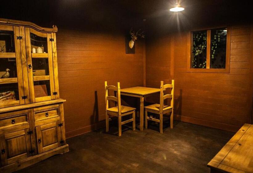 Отель Donnington Manor