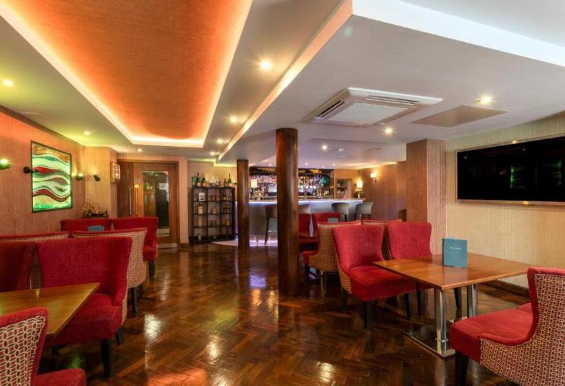 Отель Donnington Manor