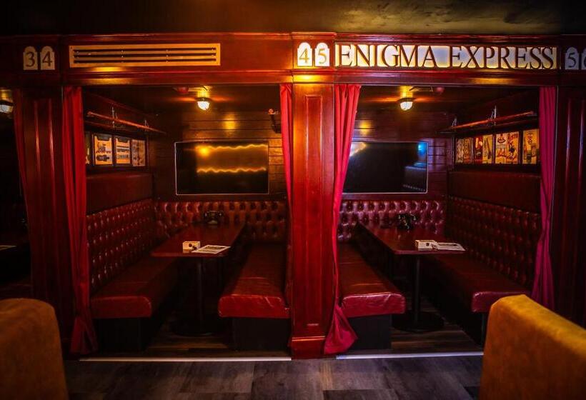 Отель Donnington Manor