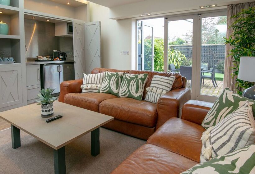 George Hotel, Bw Signature Collection