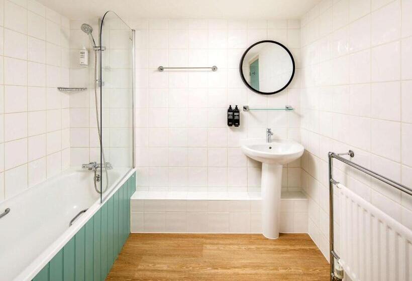 ホテル Ibis Styles Bournemouth