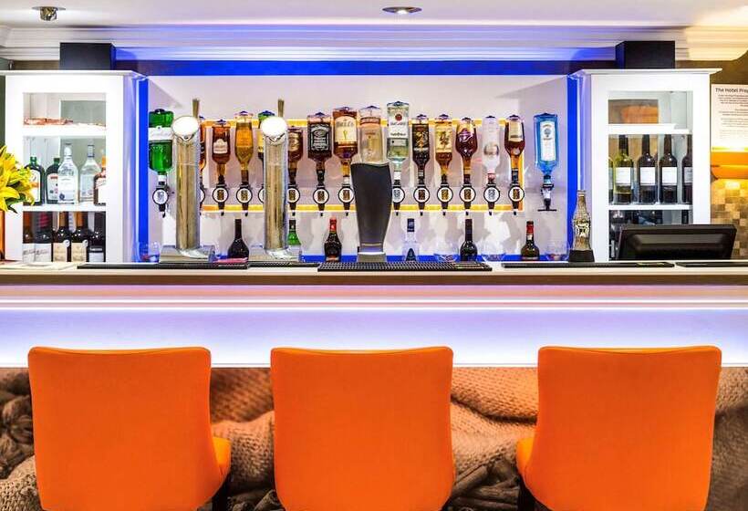 Отель Garner Reading City Centre By Ihg