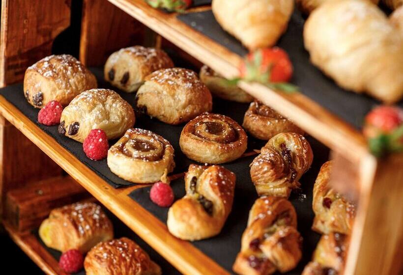 Отель Garner Reading City Centre By Ihg