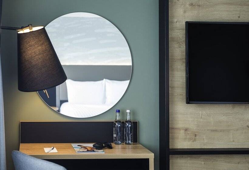 Отель Mercure Bedford Centre