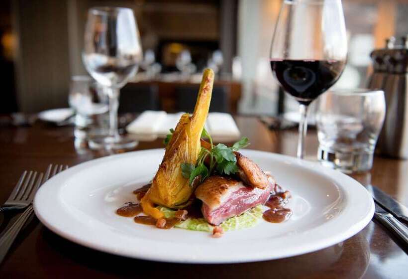 酒店 Nevis Bank Inn